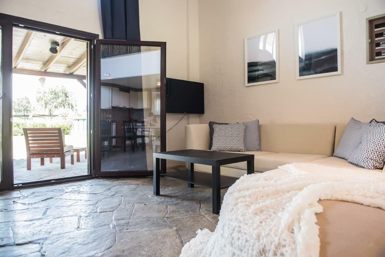 White Blossom Villa #Fourka Skála Foúrkas Екстериор снимка